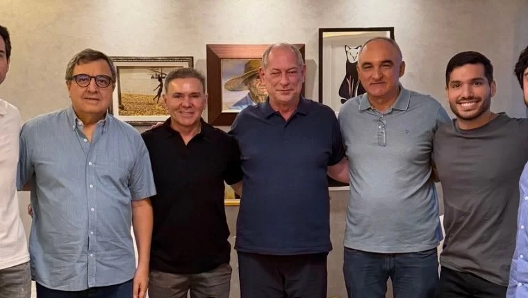 Ciro comemora escolha de João Barroso como suplente de Alcides e cita valorização do interior