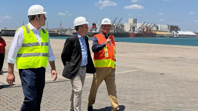 Porto de Fortaleza recebe comitiva da Universidade de Coimbra para discutir parcerias