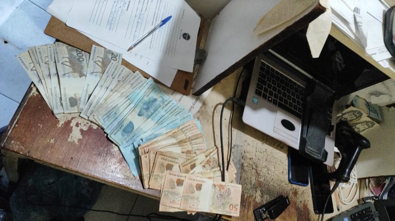 Operação cumpre 28 mandados de prisão e bloqueia mais de R$ 18 milhões