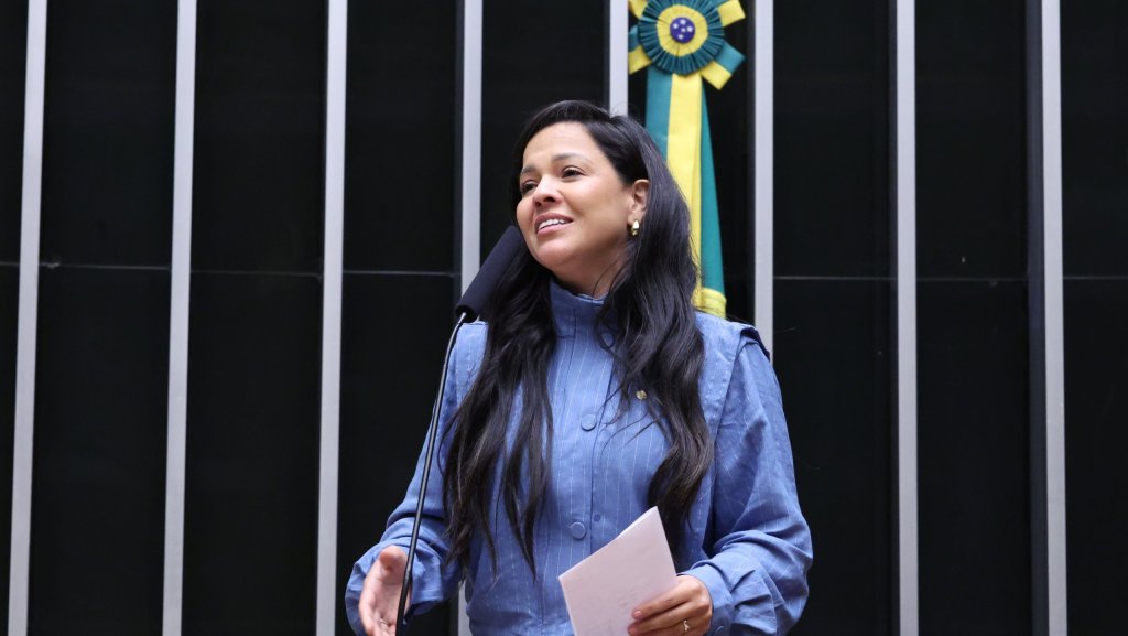 Justiça determina penhora de salário de Priscila Costa após condenação por danos morais