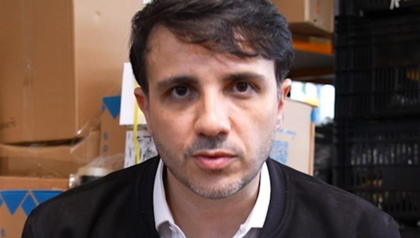 Renan Santos anuncia recurso ao TSE contra suspensão de redes e proibição de debates