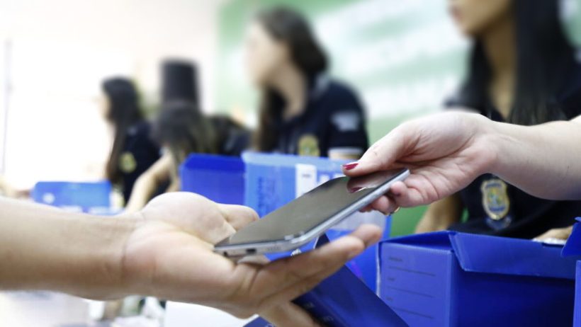 Ceará registra redução de 62,1% nos roubos de celulares em agosto de 2026