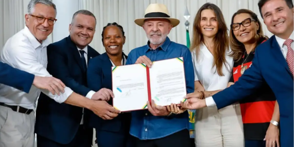 Lula sanciona lei de incentivo ao desenvolvimento do futebol feminino