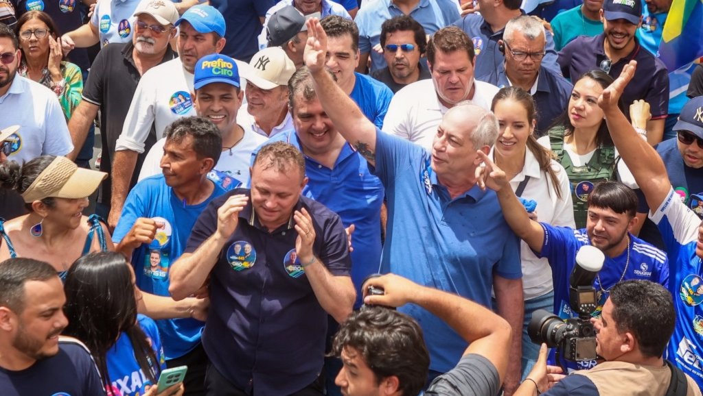 Ciro Gomes exalta ações no Sertão Central durante agenda em Quixeramobim