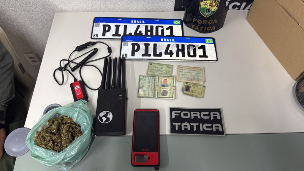 Ação da PM apreende caminhonete furtada e desmonta possível oficina clandestina