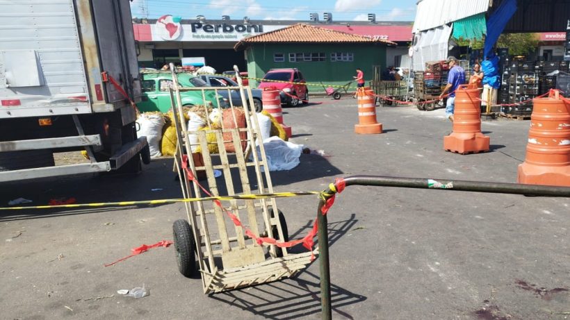 Discussão após choque de carrinho com caminhão termina em morte a facadas na Ceasa