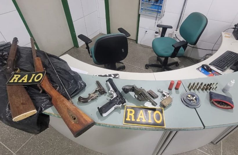 PM apreende seis armas às margens do Açude São Mateus, em Canindé