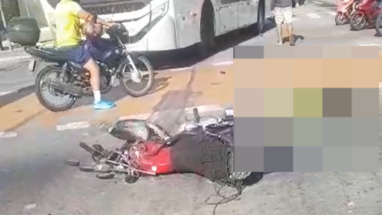 Colisão entre ônibus e moto deixa dois mortos no bairro Jacarecanga