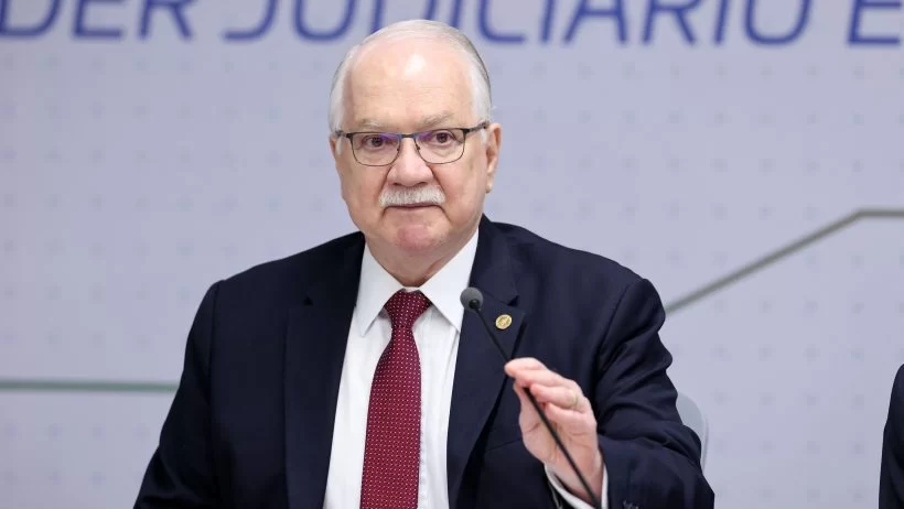 Fachin prepara medidas após novas revelações sobre relação de Vorcaro com Moraes