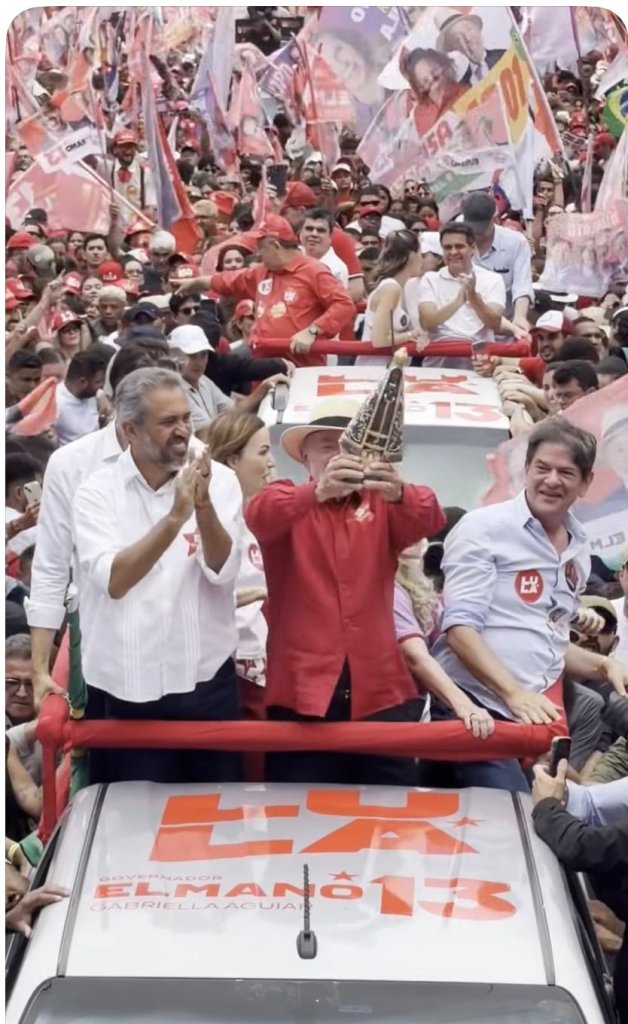 Lula desfila com imagem de Nossa Senhora Aparecida em Fortaleza e defende reeleição de Elmano
