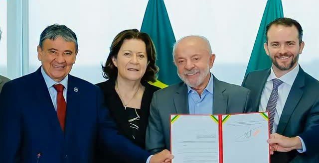 Presidente Lula anuncia reajuste de 15% no valor do Bolsa Família