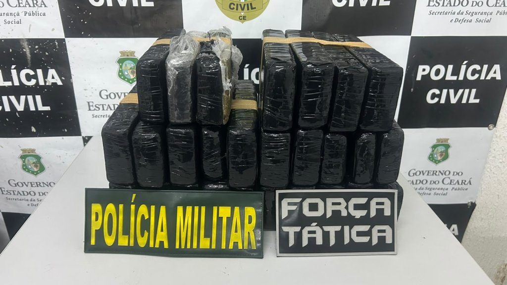 PMCE apreende 21 kg de maconha em Tauá e prende duas pessoas