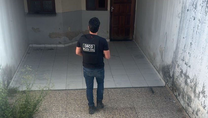 Mulher ligada ao CV é presa por ameaças a políticos e comerciantes em Capistrano