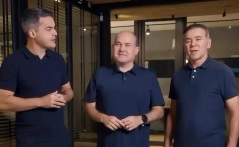 Ciro Gomes mantém silêncio sobre apoio a Flávio Bolsonaro enquanto aliados anunciam adesão