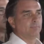 Flávio Bolsonaro contesta derrota para Lula e defende anulação das eleições