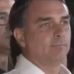 Flávio Bolsonaro contesta derrota para Lula e defende anulação das eleições