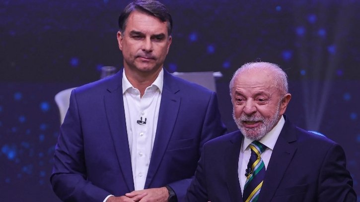 Flávio Bolsonaro pede desculpas a Lula por tê-lo chamado de “nove dedos”