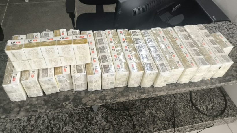 PM apreende 174 frascos de substância emagrecedora e 34 aparelhos eletrônicos