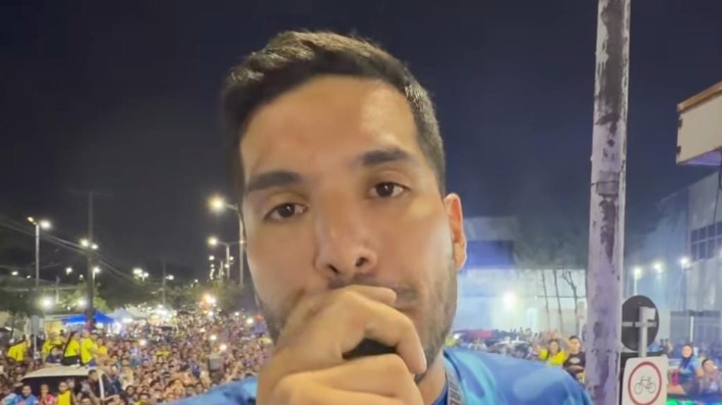 André Fernandes volta às ruas em Fortaleza em apoio a Flávio Bolsonaro