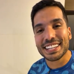 André Fernandes promove adesivaço de Flávio Bolsonaro em cinco bairros de Fortaleza