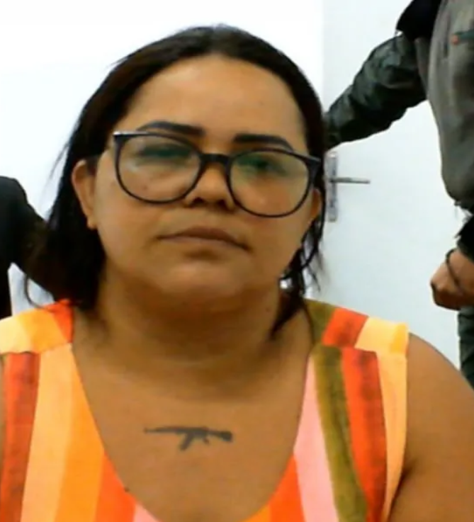 Suspeita de chefiar facção Massa é presa por expulsar moradores no bairro Cajazeiras