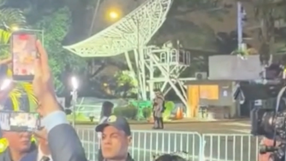 Carro de Flávio Bolsonaro é vistoriado pelo Gate por suspeita de bomba; nada foi encontrado