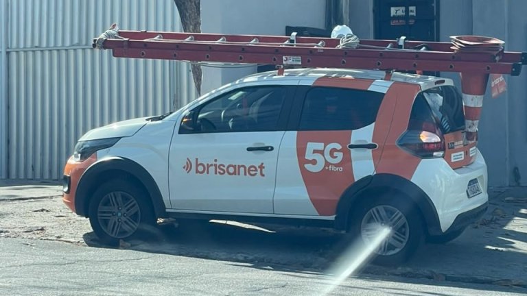 Vandalismo atribuído a facções deixa centenas de clientes sem internet em Fortaleza
