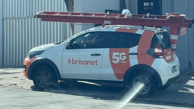 Vandalismo atribuído a facção deixa centenas de clientes sem internet em Fortaleza
