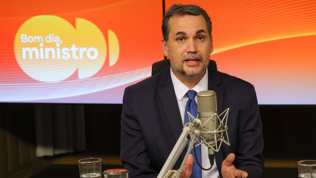 Governo calcula remanejamento de R$ 20 bi para acomodar pacote de Lula em 2027