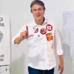 Camilo vota em Barbalha e diz não ter dúvida na vitória de Elmano e Lula