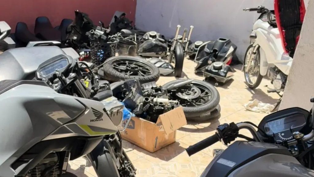Desmanche clandestino é localizado no Vila Velha após denúncia de moto furtada