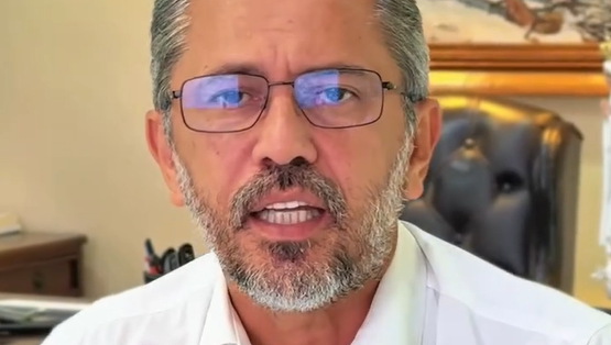 Governador Elmano envia à Alece PL que zera IPVA de motoristas de app e entregadores