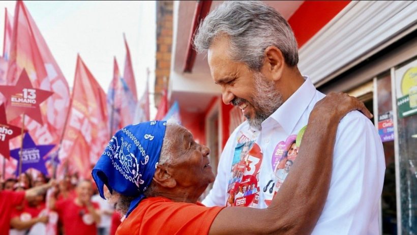 Elmano de Freitas é reeleito governador do Ceará em disputa contra Ciro Gomes