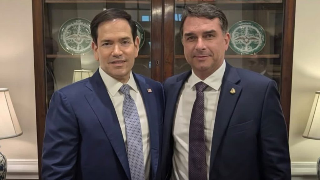 Flávio Bolsonaro teria chegado aos EUA após sair do Brasil, diz advogado ligado a Trump