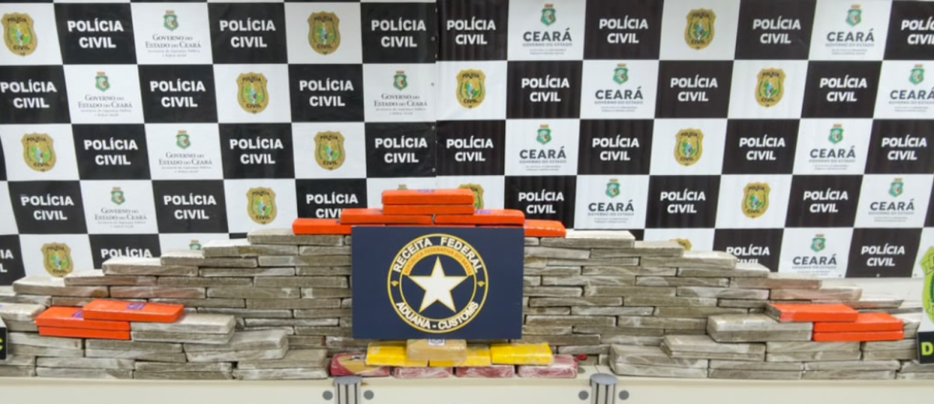Carga declarada como equipamento de som escondia 146 kg de drogas na Barra do Ceará