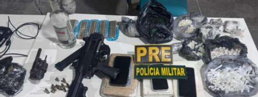 PMCE prende dois homens com drogas, armas e mais de 60 munições em Cariré