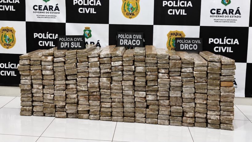 PCCE apreende 205 kg de maconha em carro e prende motorista em Penaforte