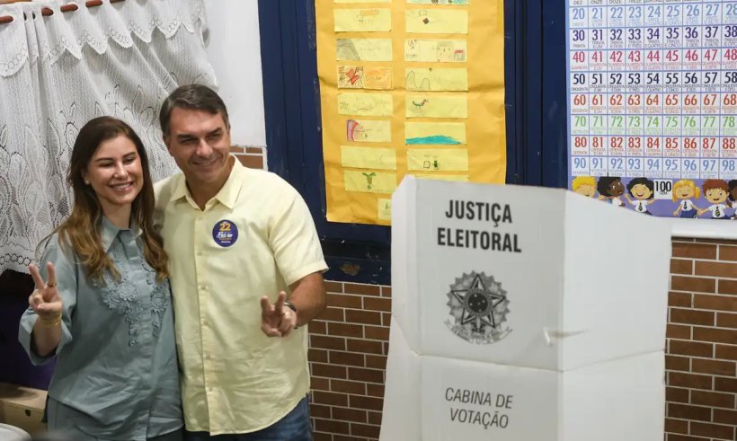 Após votação, Flávio Bolsonaro afirma que chegou a hora da “mudança de verdade”