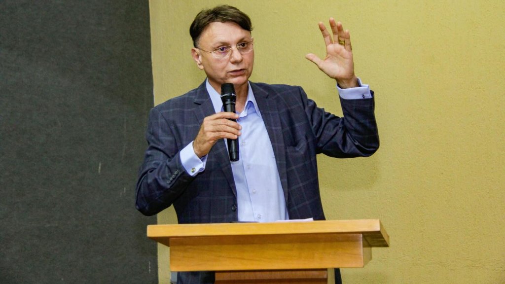 Por ordem do Planalto, BNB demite Vandir Farias e aprova Vicente Aquino na Diretoria de Negócios